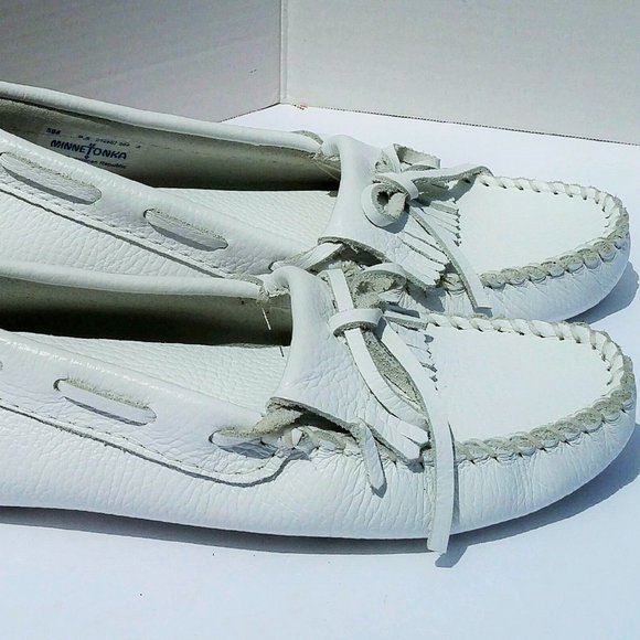 Size 9.5 Minnetonka moccasin, leather - Picture 3 of 7
